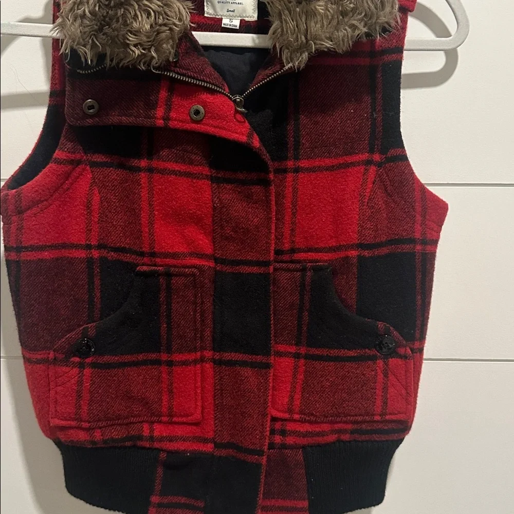 Red and Black Plaid Vest - Picture 7 of 9